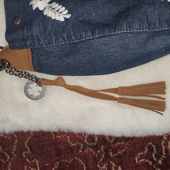 🍀Lucky Brand denim Hobo purse/bag🍀 - Picture 2 of 9